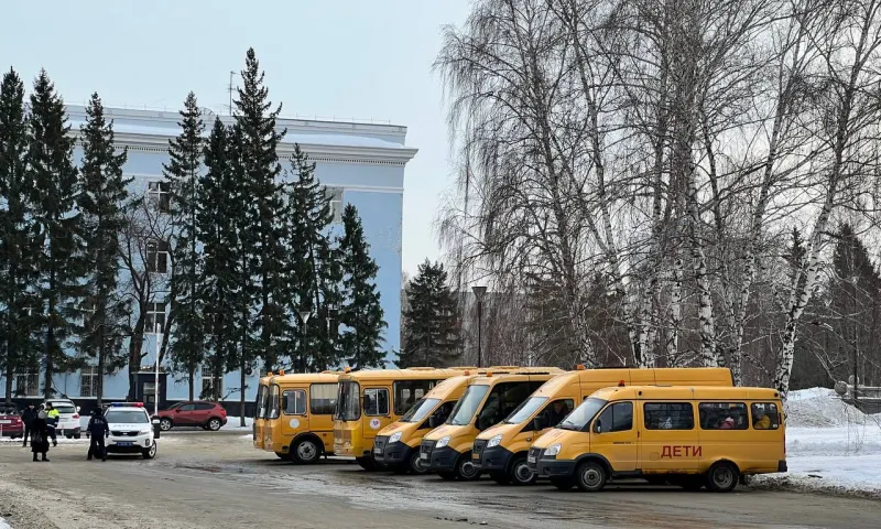 Барнаульцев просят быть готовыми ко встрече с колоннами школьников