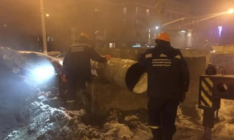 Порывы на теплосети устранили в центре Барнаула