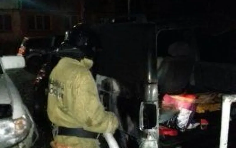 Автомобиль в Бийске тушили 8 пожарных