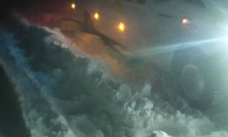 Пассажирский автобус застрял на трассе в Алтайском крае