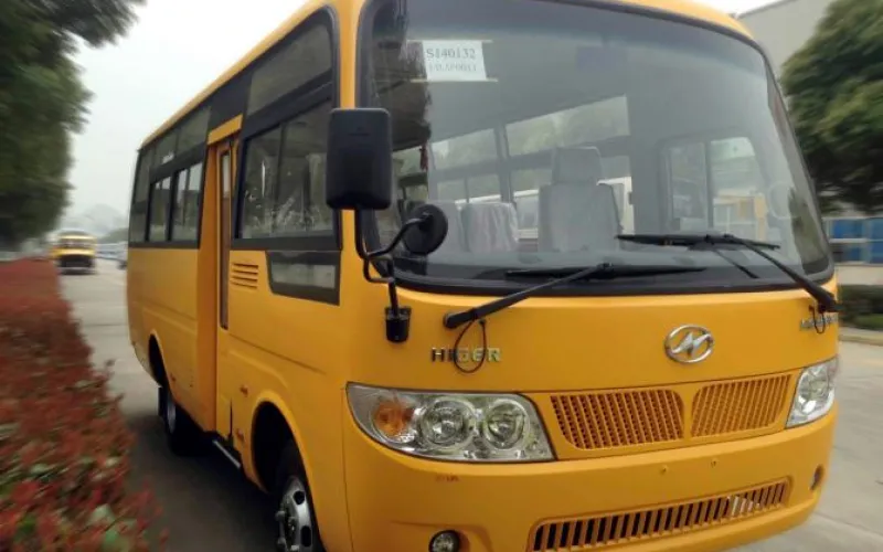 Очевидцы: девушка бросилась под автобус в Барнауле 