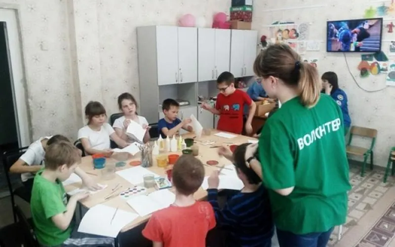 Волонтеры провели психологическую реабилитацию пострадавших от паводка детей из Краснощековского района