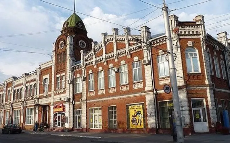 Жителей Алтайского края в праздничные дни приглашают посетить сразу три выставки в музее «Город»