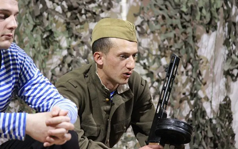 Заключенные Алтайского края поставили спектакль о войне