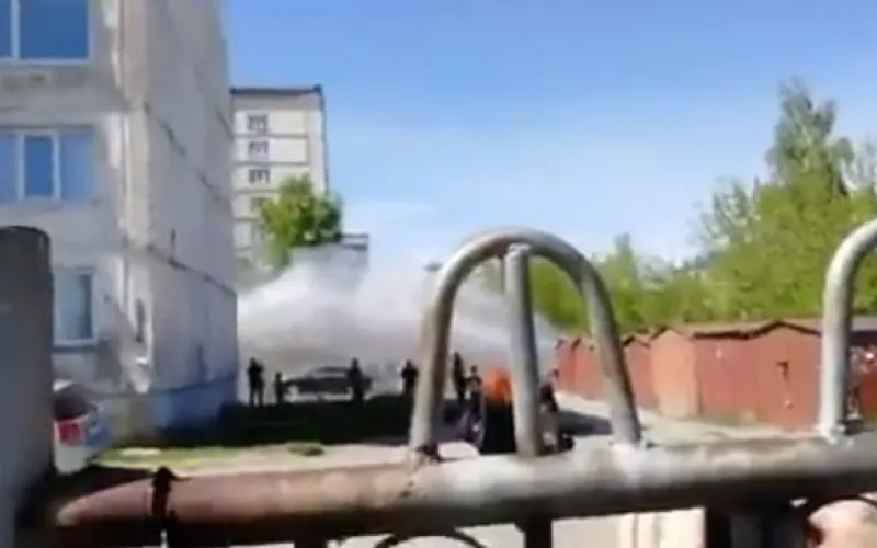 Коммунальный фонтан повредил иномарку в Бийске 