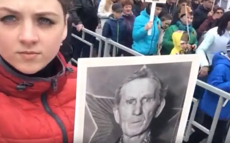 Тысячи барнаульцев встали в строй «Бессмертного полка»