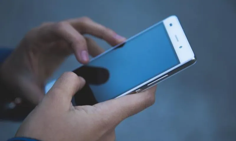 УФАС оштрафовало оператора связи за рассылку рекламных SMS на 100 тысяч рублей