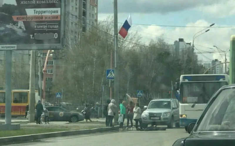 Автомобиль сбил мужчину на пешеходном переходе в Барнауле