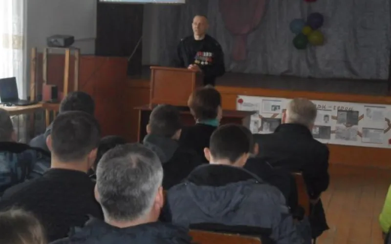 Полицейские в Алтайском крае провели профилактическую беседу со школьниками