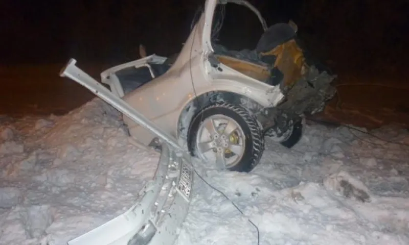 Автомобиль разорвало пополам в Бийске