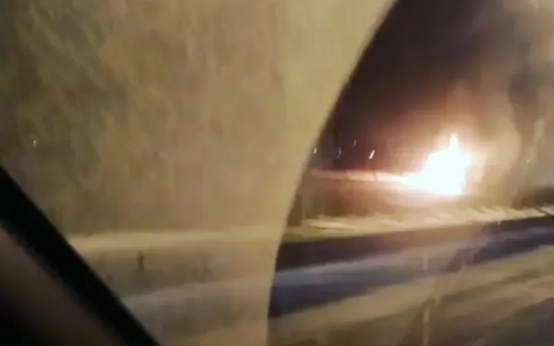 Автобус загорелся на трассе в Алтайском крае 