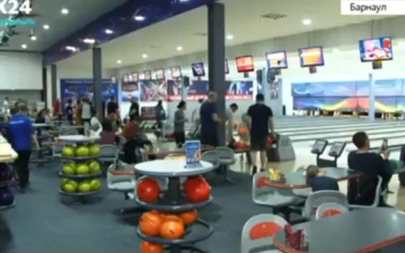 Зимний корпоративный чемпионат Алтайского края по боулингу завершился в Барнауле