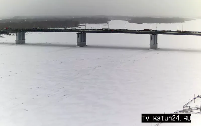 Веб-камеры: пробка на Новом мосту в Барнауле 