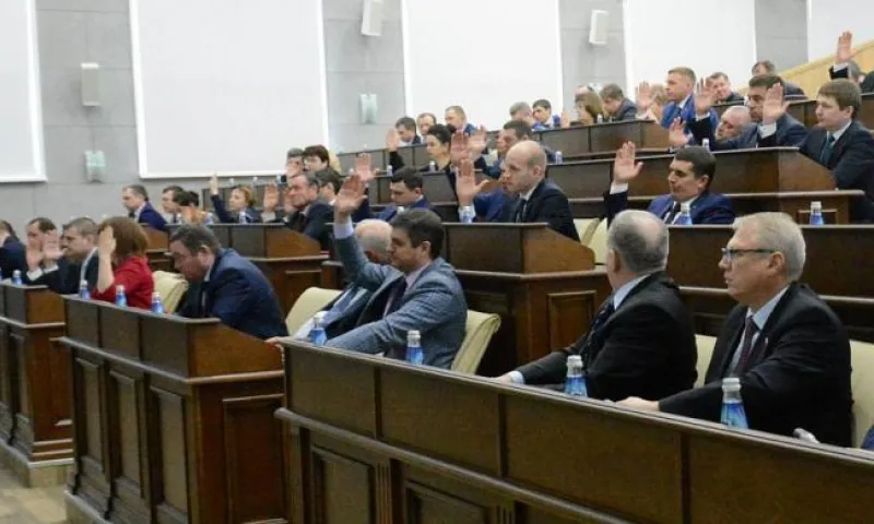 Депутаты Барнаульской городской Думы приняли отчёт Сергея Дугина