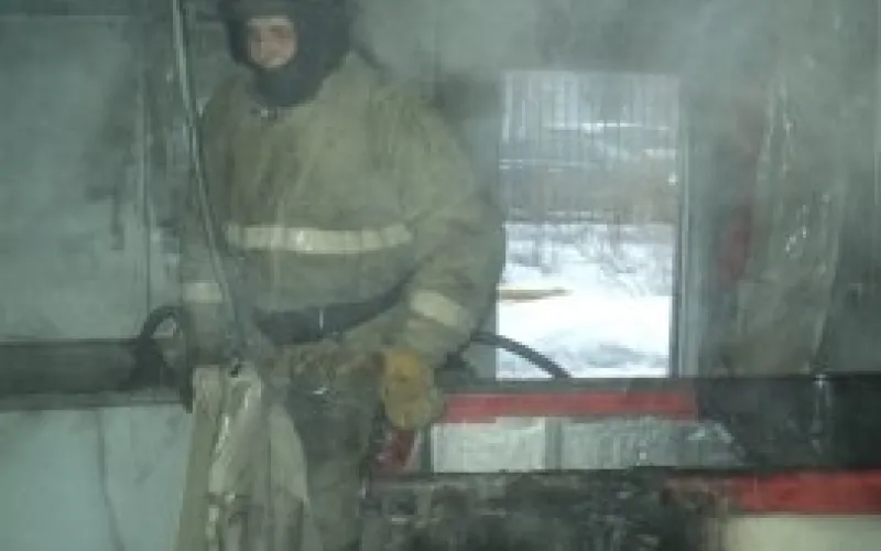 Киоск в Барнауле тушили 9 человек 