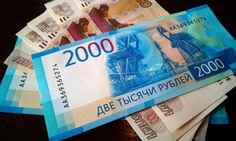 Госдума планирует повысить МРОТ в России