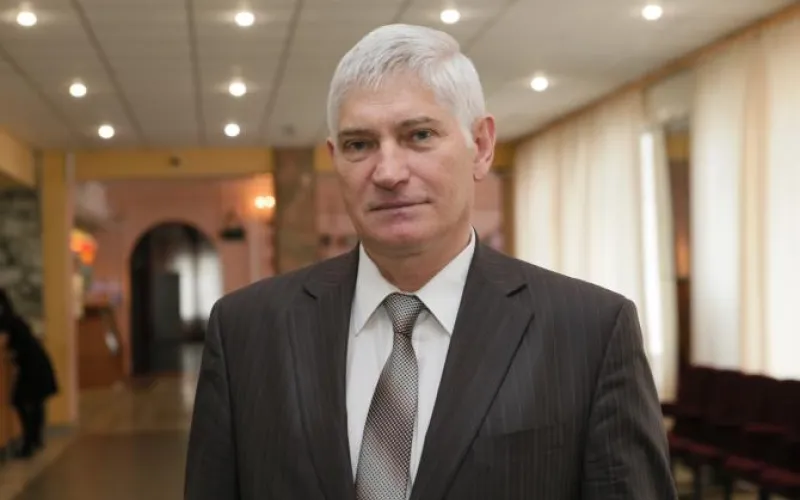 Виктор Томенко подписал распоряжение об отставке Виктора Мещерякова