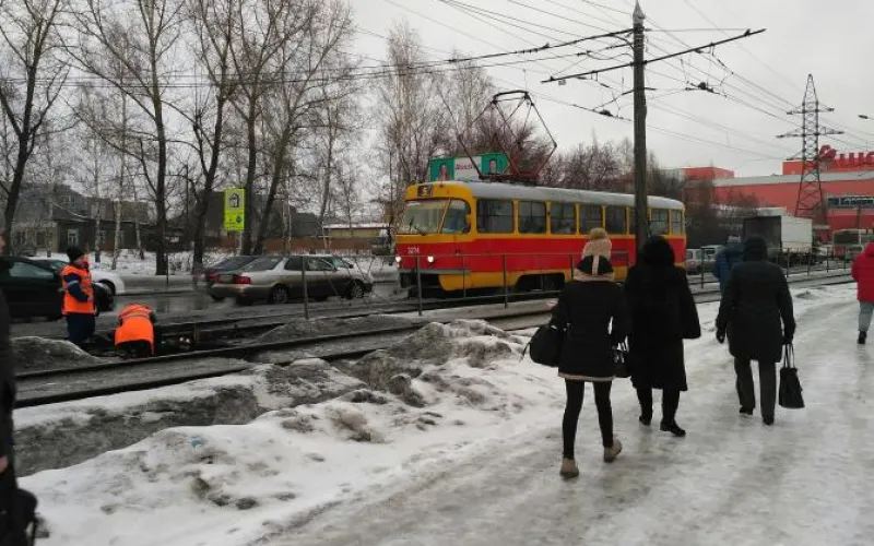 Движение трамваев остановилось в Барнауле из-за непогоды 