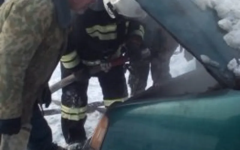 Машина загорелась в селе Алтайского края