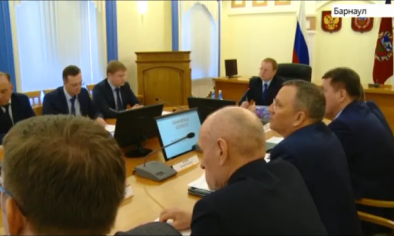 Виктор Томенко обсудил переход на проектное финансирование строительства жилья на рабочем совещании
