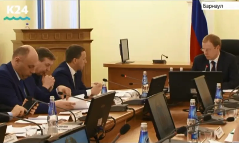 Виктор Томенко провёл заседание инвестиционной комиссии Алтайского края