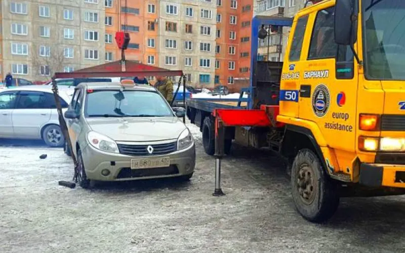 Пьяного таксиста задержали в Барнауле 