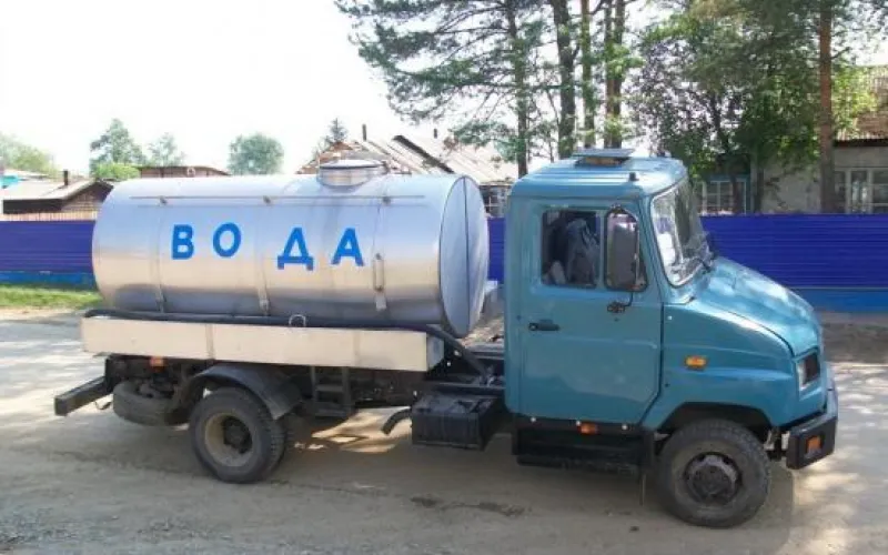 Подвоз воды в жилые дома организовал «Барнаульский водоканал»