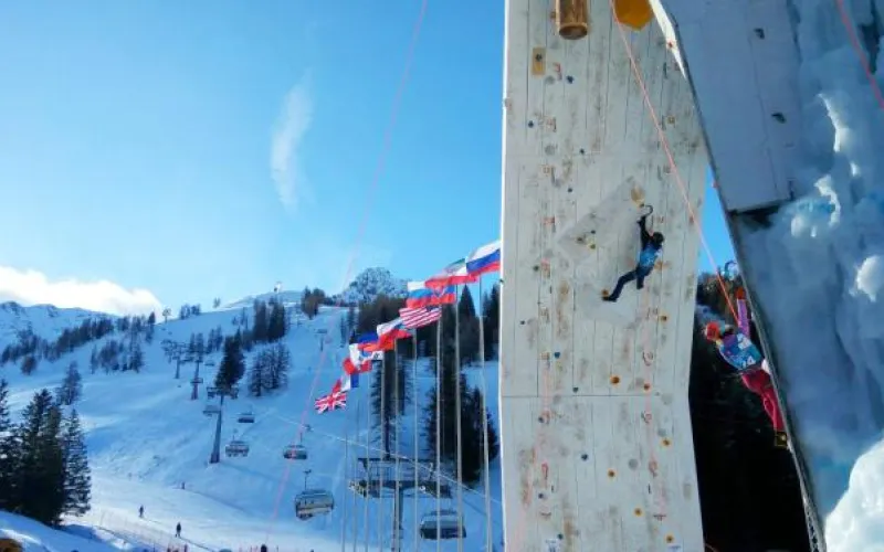 Алтайский спортсмен стал лучшим из россиян на первенстве мира по ледолазанию 
