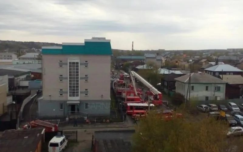 Спецтехника стянута к зданию ГСУ МВД по Алтайскому краю
