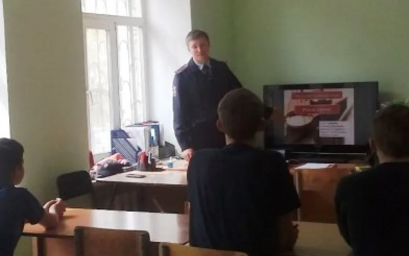 Алтайские полицейские провели познавательную игру для несовершеннолетних