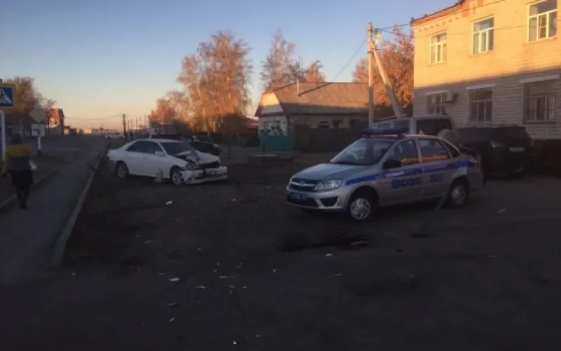 Автомобиль протаранил полицейскую машину в Алтайском крае