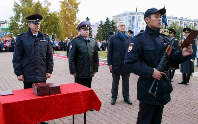 Курсанты Барнаульского юридического института приняли присягу