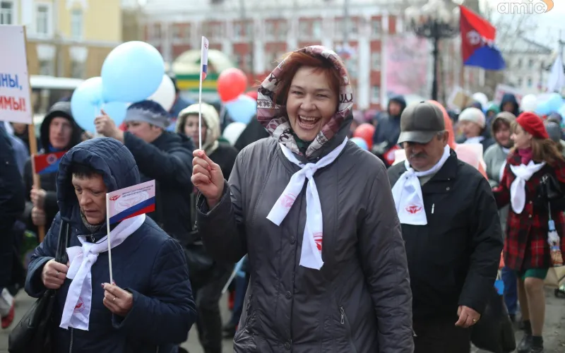 Барнаульцы встретили Первомай