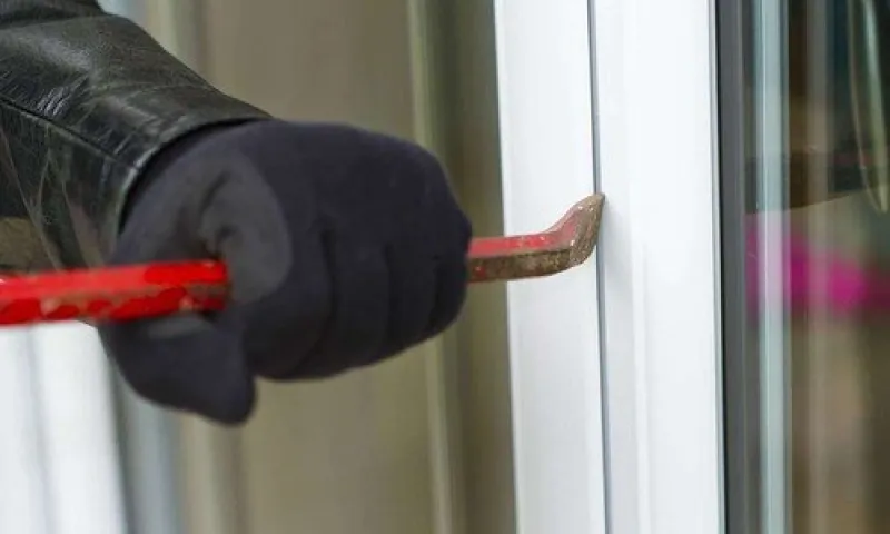 Соцсети: подростки ограбили киоск ночью в Барнауле