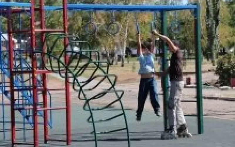 Детскую площадку почти за миллион рублей обустроят в Бийском районе