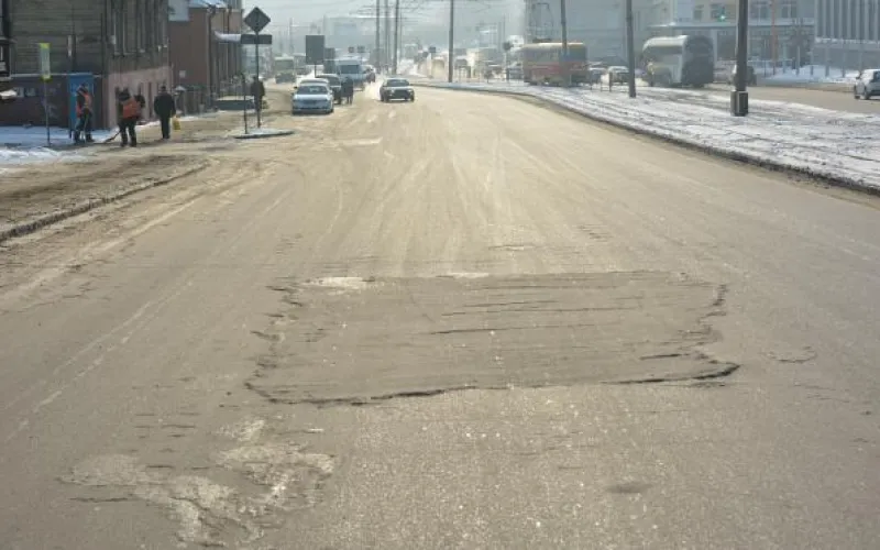 Специалисты оценивают качество дорог в Барнауле 