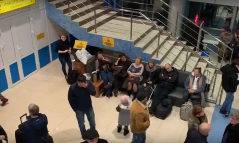 Из-за тумана аэропорт Барнаула не принимает самолеты