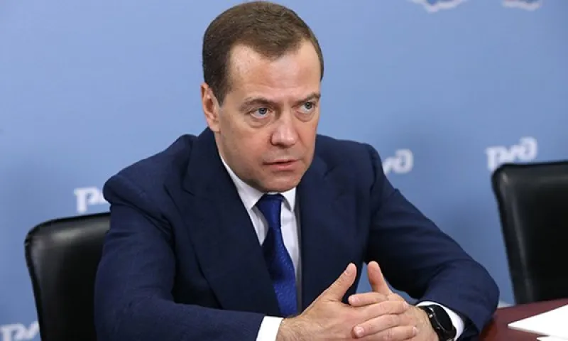 Дмитрий Медведев подписал постановление о снижении платы за вывоз ТКО в России
