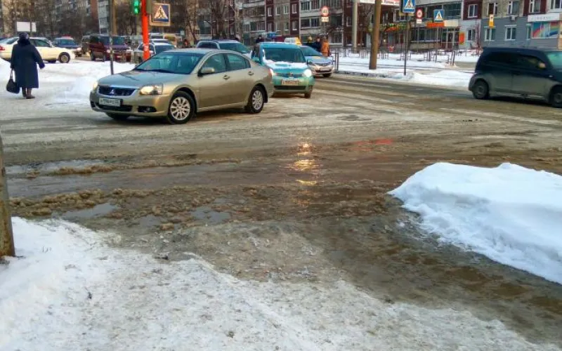 Коммунальная авария произошла на улице 80 Гвардейской Дивизии в Барнауле 