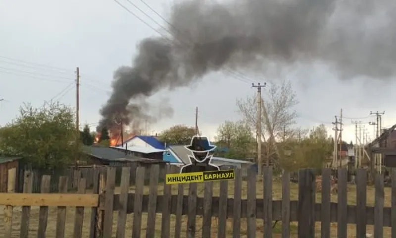 Труп мужчины обнаружили в сгоревшем садовом домике в Алтайском крае