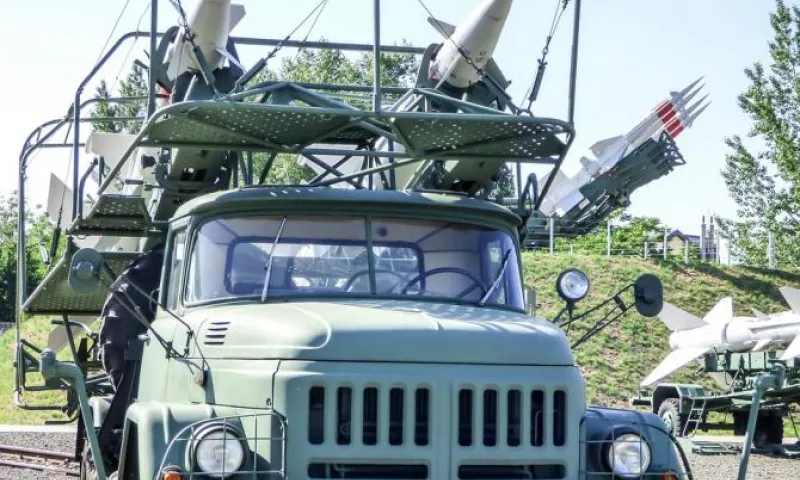 ГИБДД сообщает об ограничении на трассах из-за передвижения военных колонн
