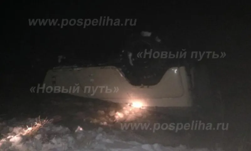 Уазик утонул в озере в Алтайском крае