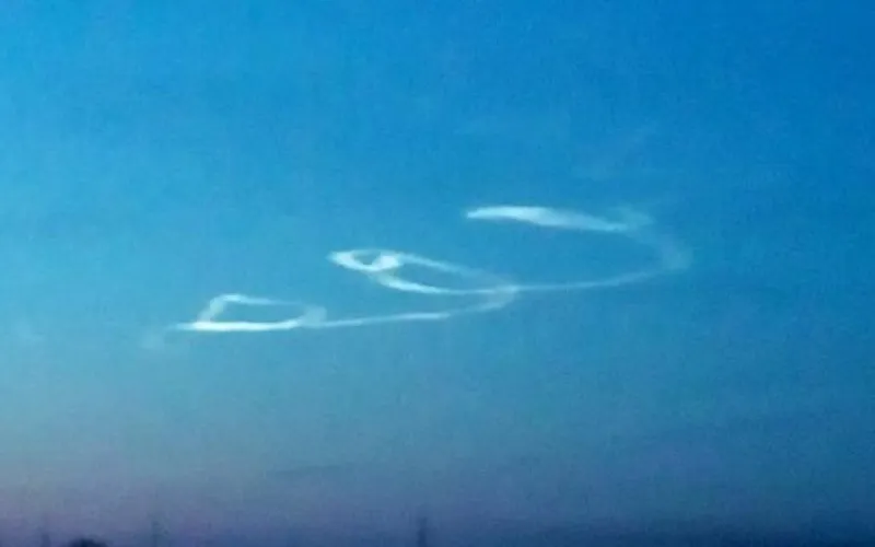 Необычные узоры на небе наблюдали жители Алтайского края