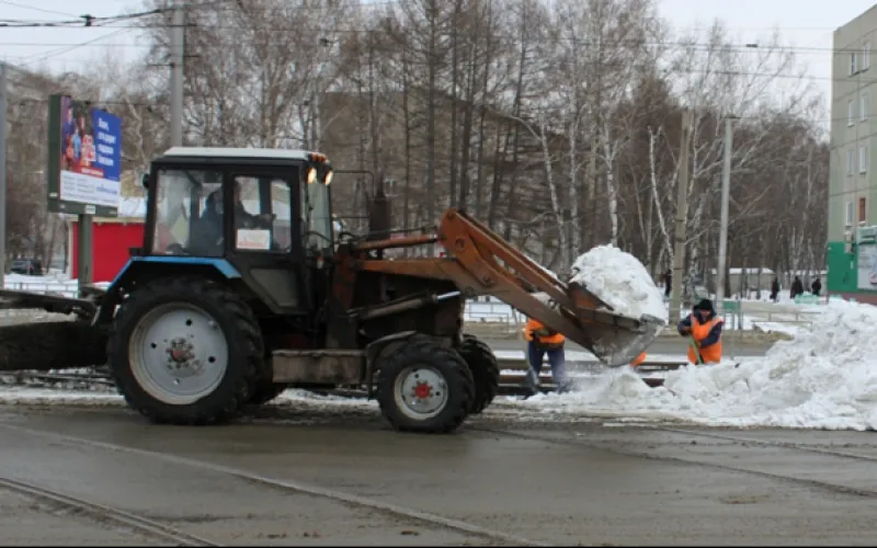 Последствия непогоды в Барнауле ликвидировали 119 единиц спецтехники