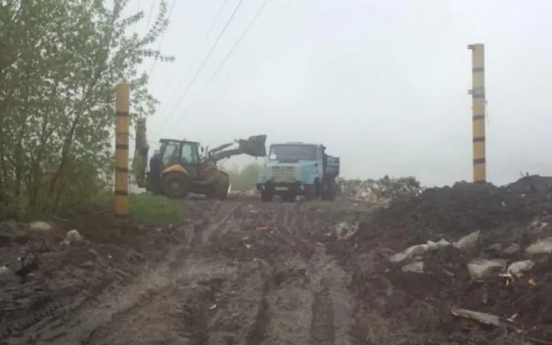 Свалку на улице Бриллиантовая в Барнауле ликвидируют