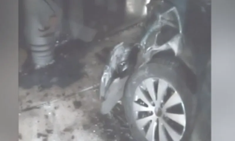 Видео: автомобиль врезался в поезд в Камне-на-Оби