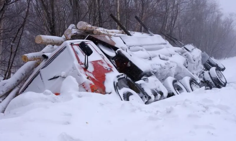ГИБДД: лучше отказаться от дальних поездок из-за непогоды в Алтайском крае