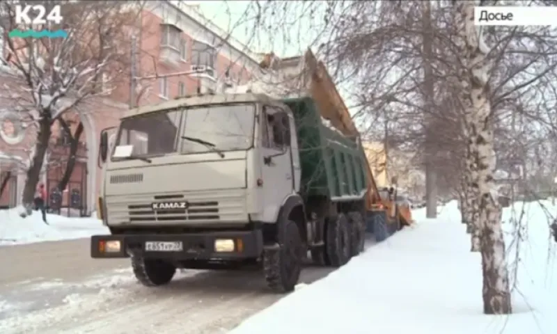 Рейд по проверке качества уборки снега и наледи прошел в Барнауле