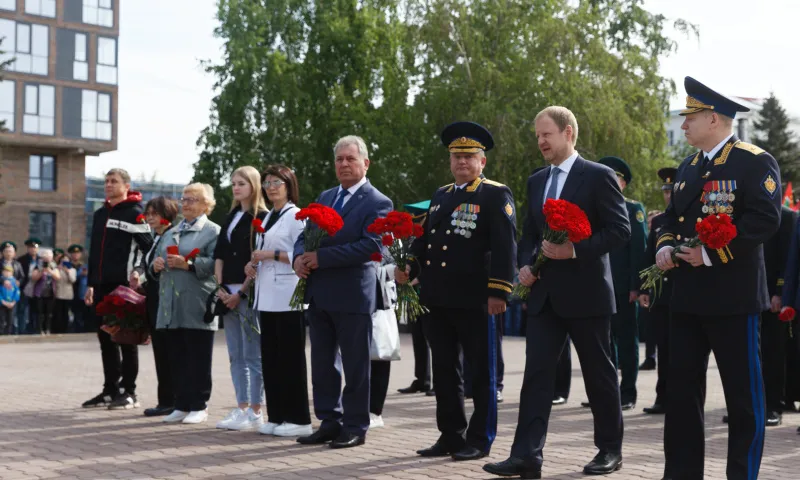 Виктор Томенко принял участие в митинге, посвященном 105-летию Пограничной службы ФСБ России