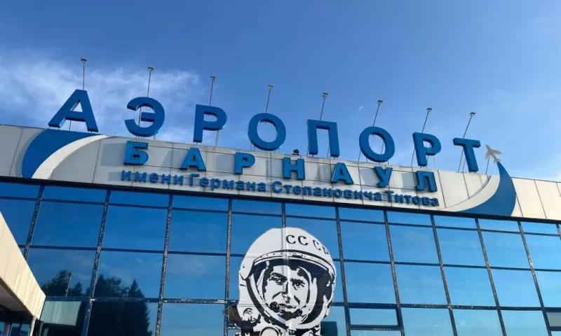 Самолёт «Красноярск – Барнаул» вернулся в аэропорт Красноярска из-за технической неисправности